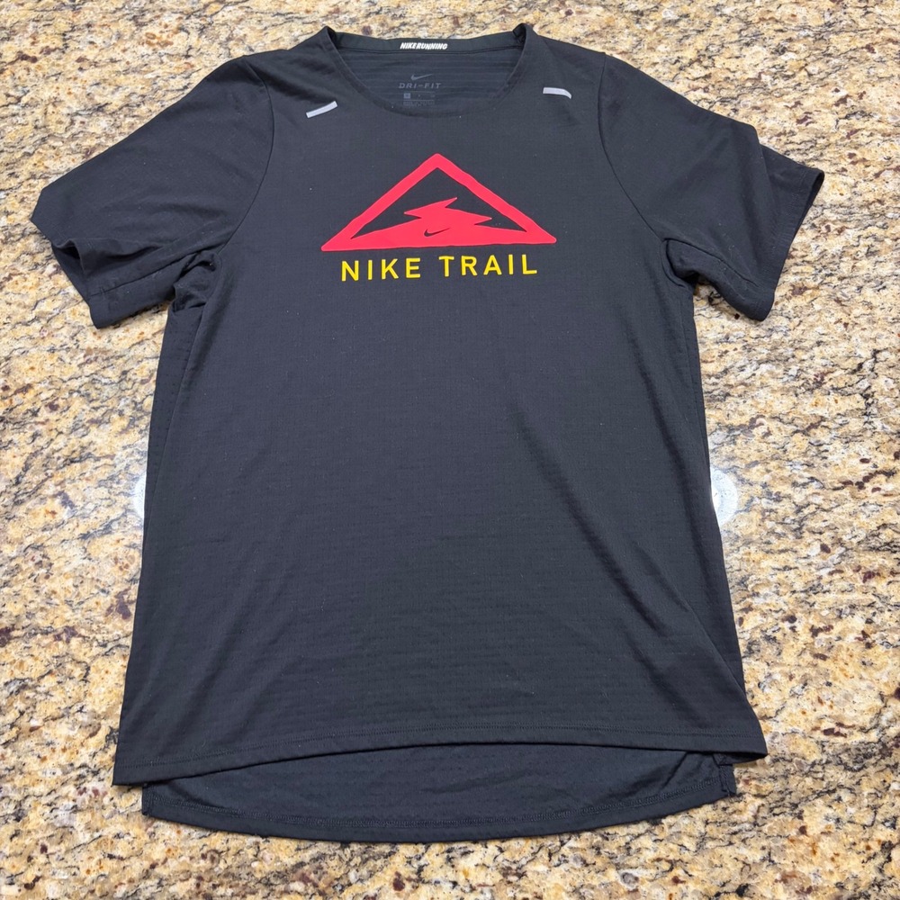 Nike Trail Dri-FIT Running Shirt Mens Small Black Short Sleeve ws